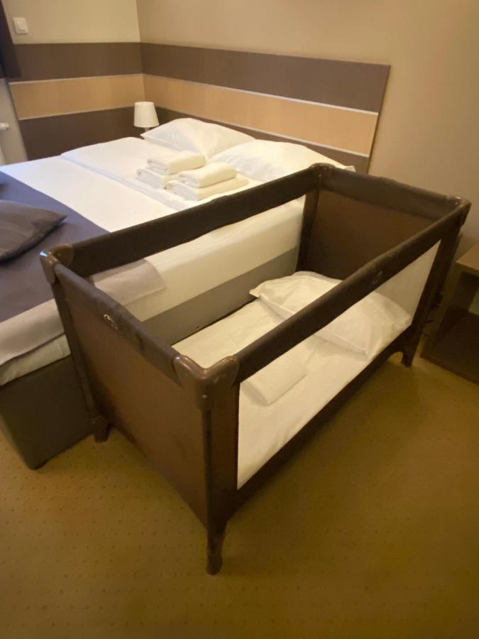 Hotel Sleep Wroclaw Ngoại thất bức ảnh