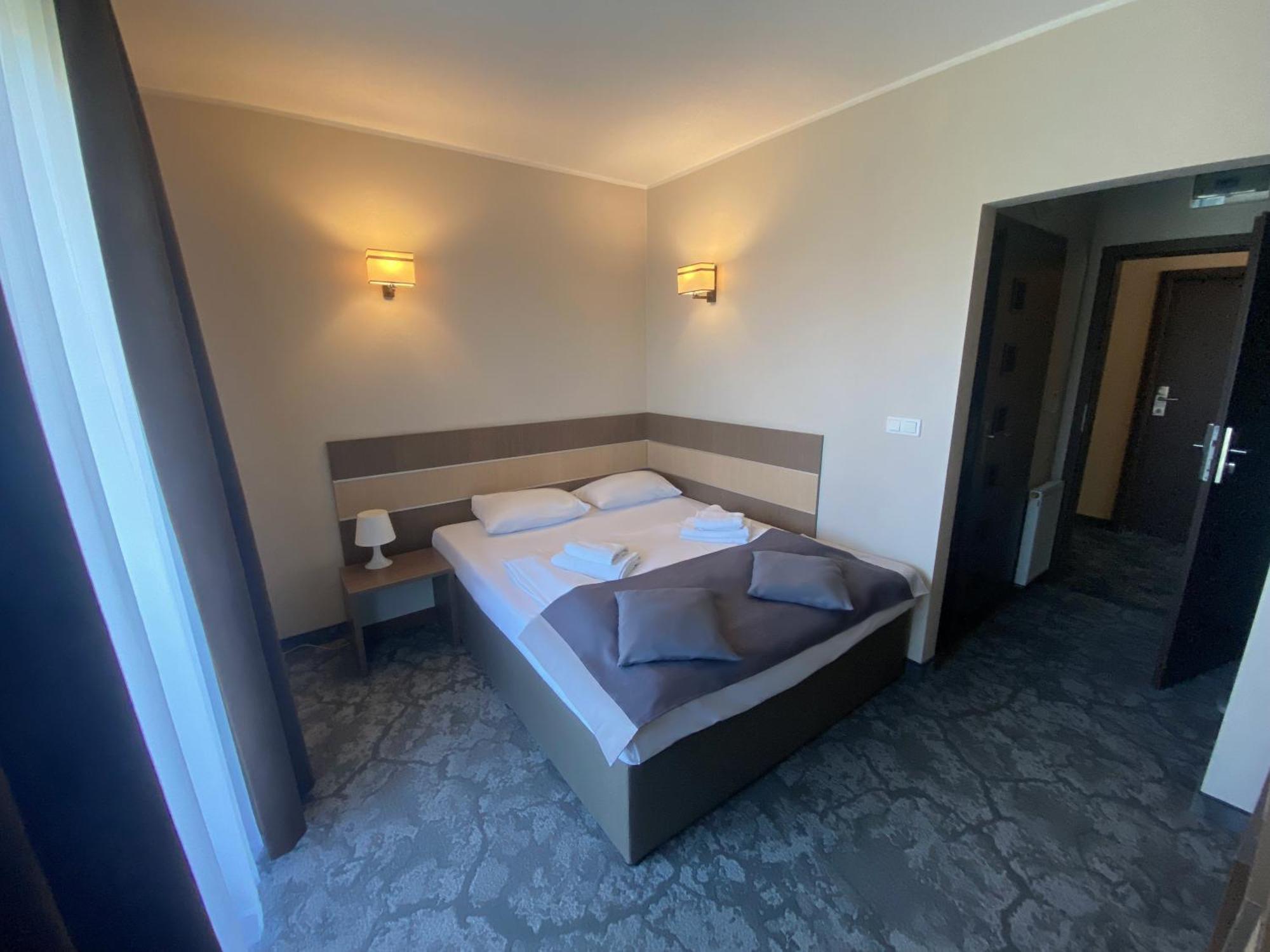 Hotel Sleep Wroclaw Ngoại thất bức ảnh