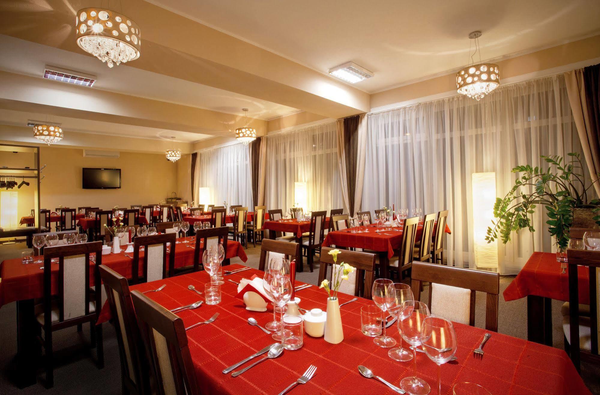Hotel Sleep Wroclaw Ngoại thất bức ảnh