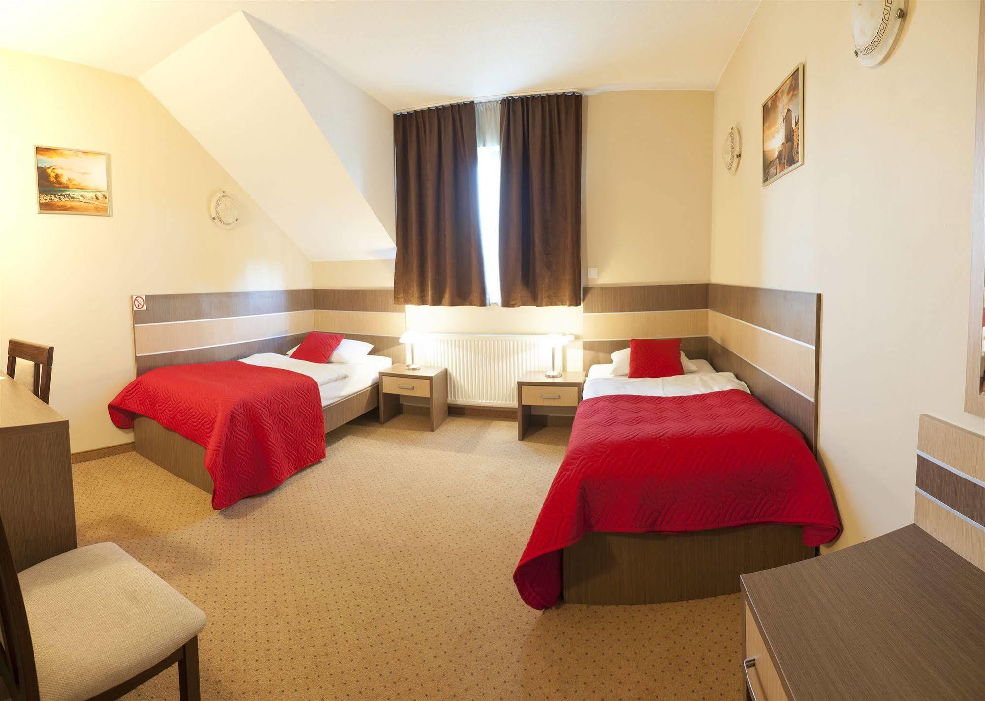Hotel Sleep Wroclaw Ngoại thất bức ảnh